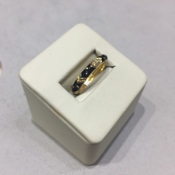 Authentic 18Kt Yellow Gold Diamond Hidalgo Ring - Picture 3 of 4